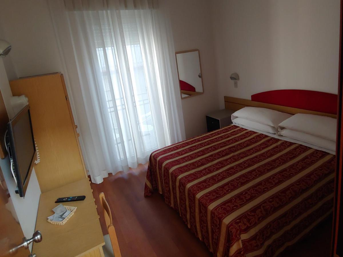 Hotel Angelus Rimini Exterior foto